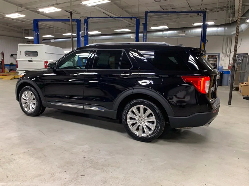 Used 2021 Black Ford Limited image 4