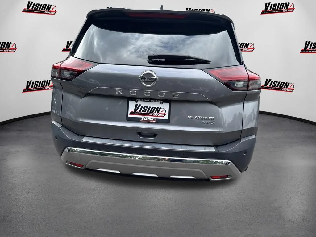 Used 2021 Gray Nissan Platinum image 6