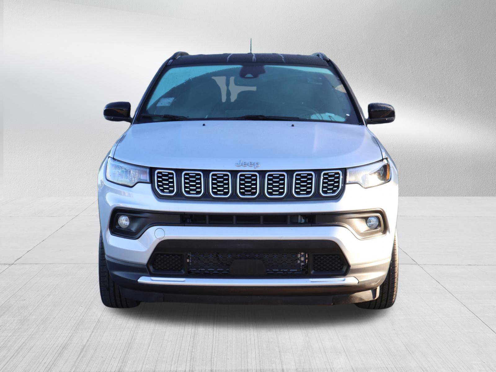 Used 2024 Jeep Compass Limited with VIN 3C4NJDCN2RT141122 for sale in Kansas City