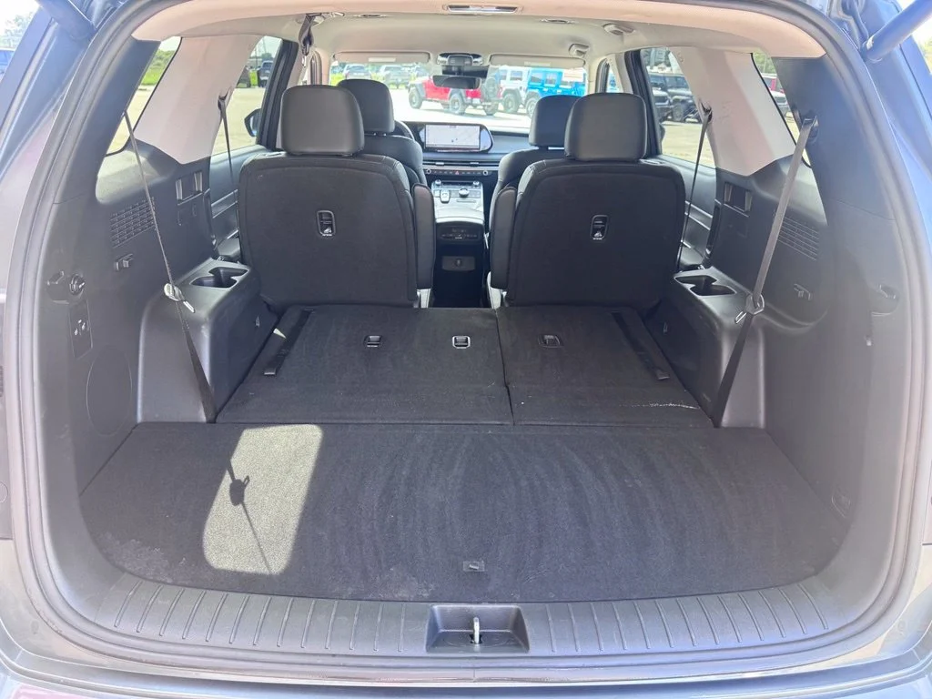 Used 2025 Gray Hyundai SEL image 22