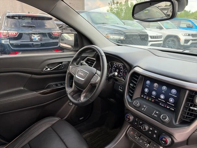 Used 2023 White GMC AT4 image 7