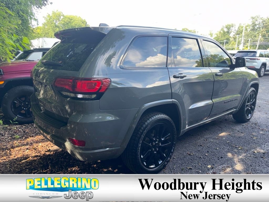 Certified Used 2019 Gray Jeep Altitude image 4