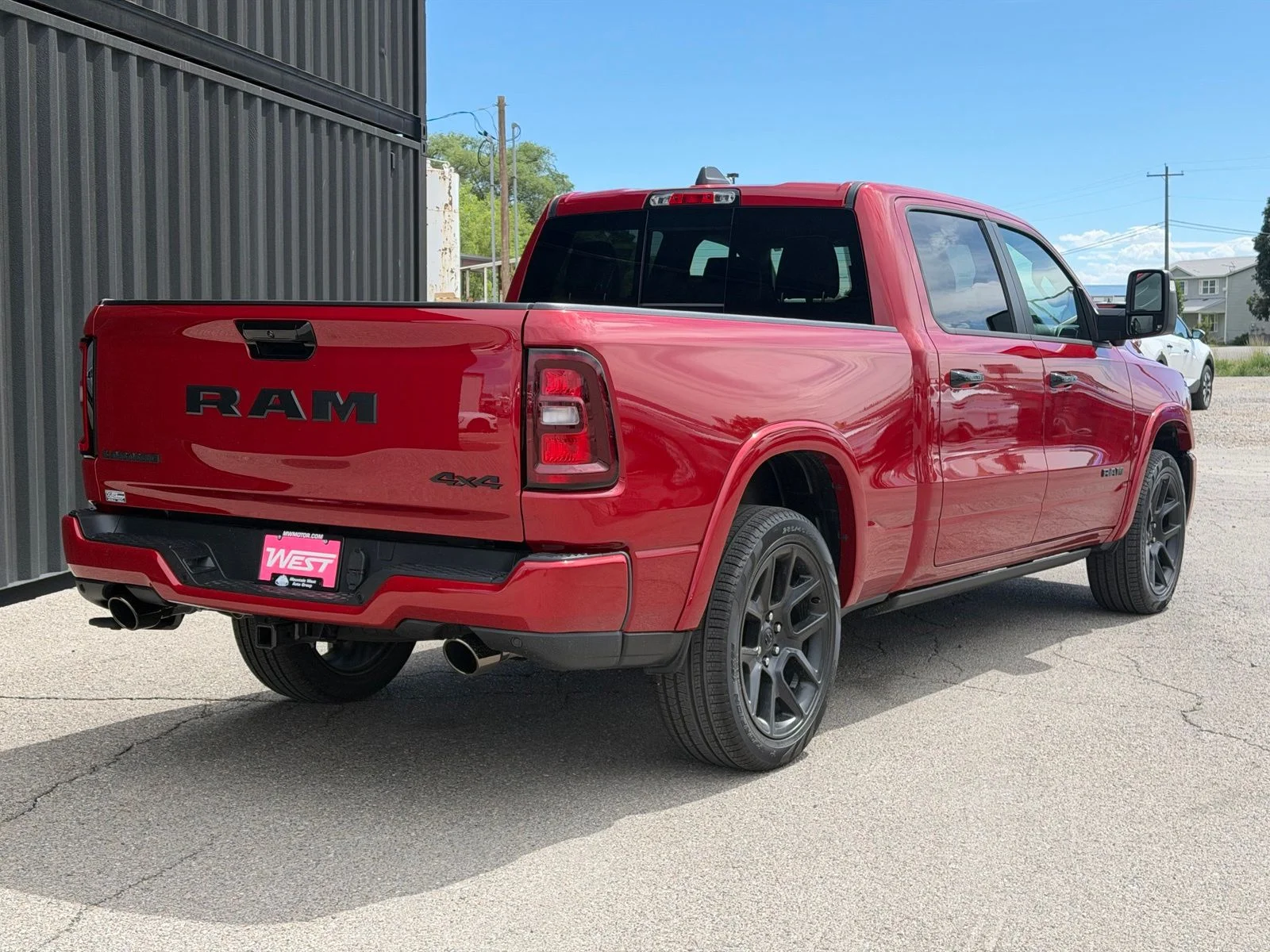 New 2026 Molten Red Pearl-Coat Exterior Paint RAM Laramie image 7
