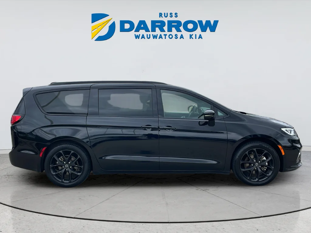 Used 2026 Black Chrysler Limited image 7