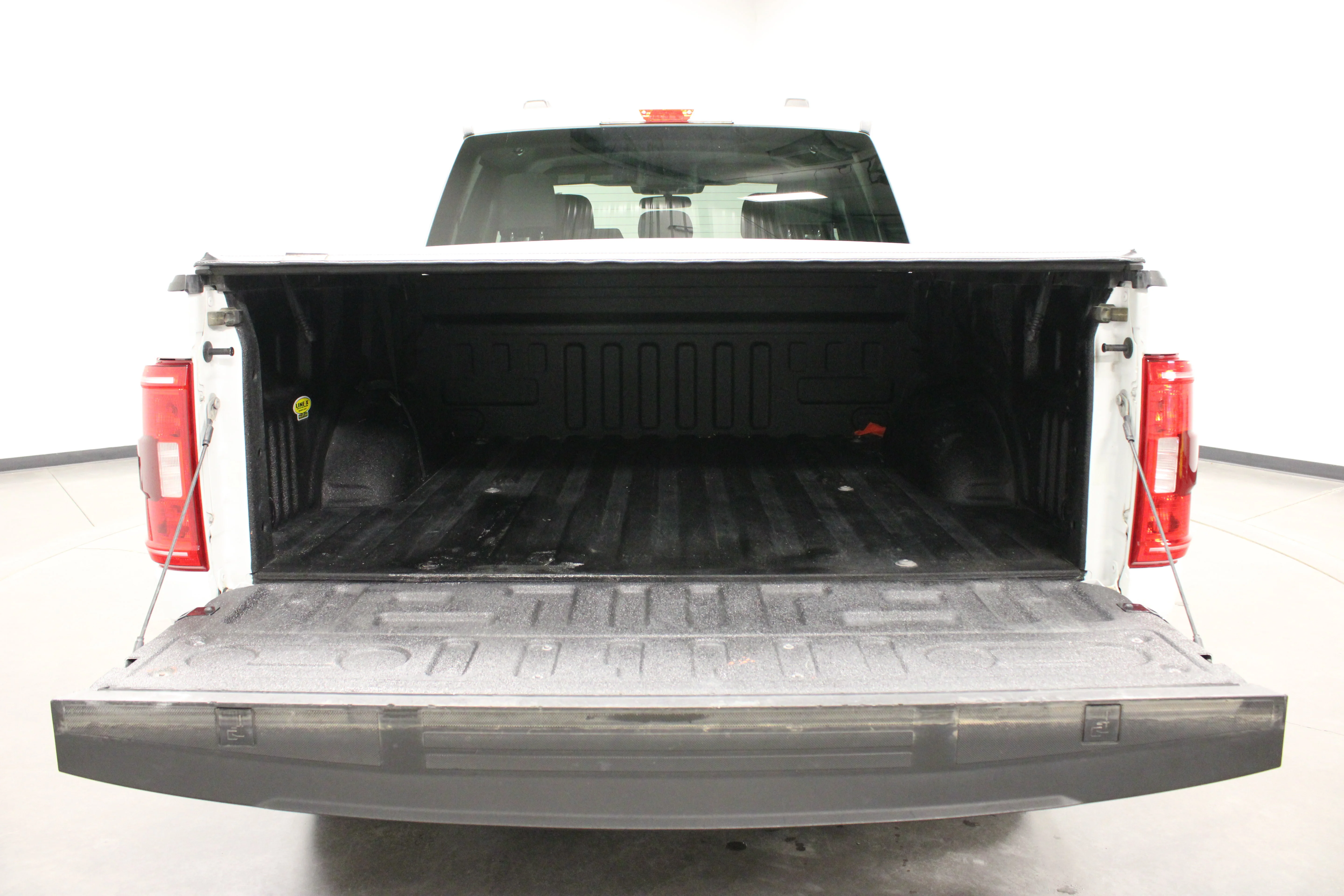 Used 2023 Oxford White Ford XLT image 13