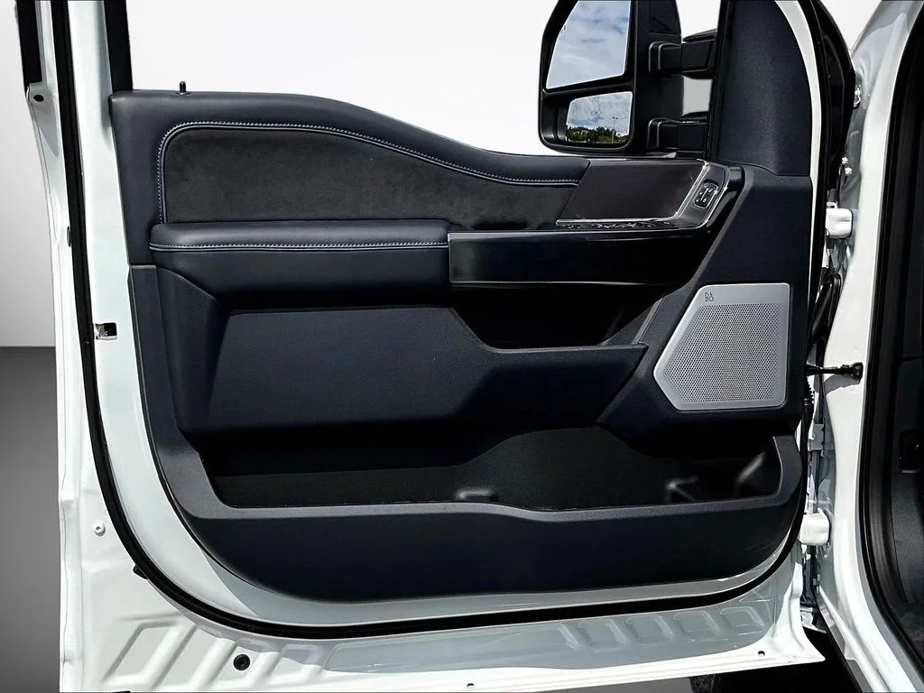 New 2026 Star White Metallic Tri-Coat Ford F-250® Platinum® image 30