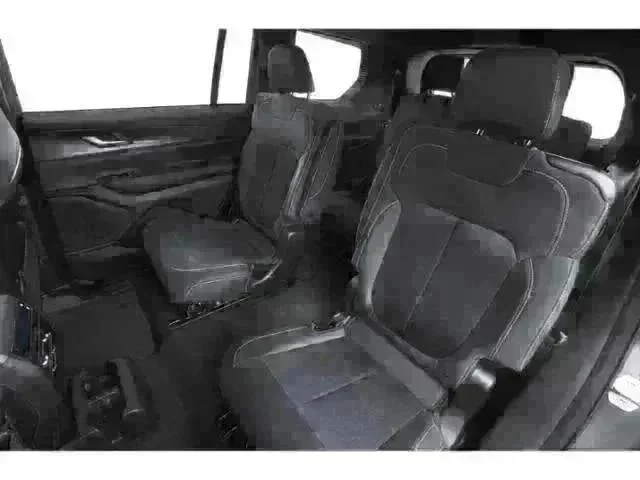New 2026 Bright White Clear-Coat Exterior Paint Jeep Limited image 10