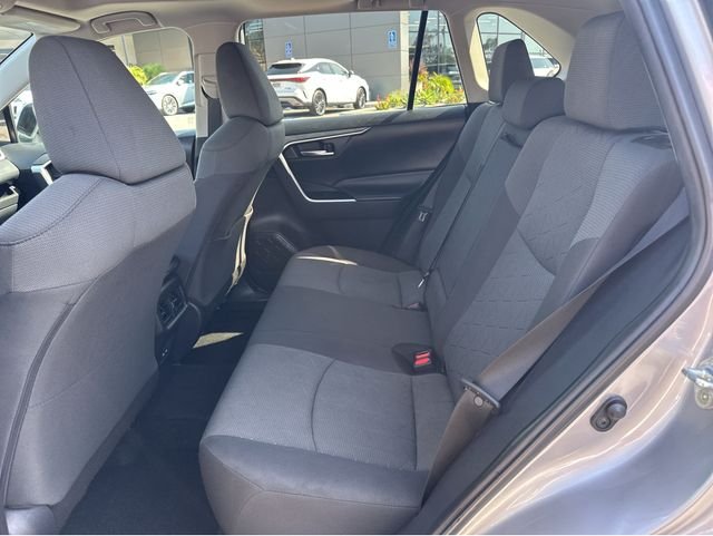 Used 2022 Silver Toyota XLE image 18