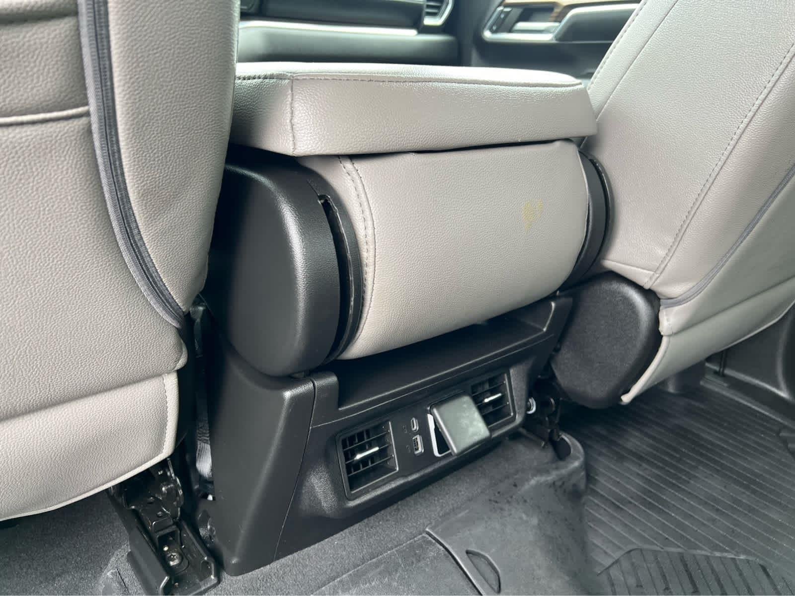 Used 2024 Summit White Chevrolet LT image 32