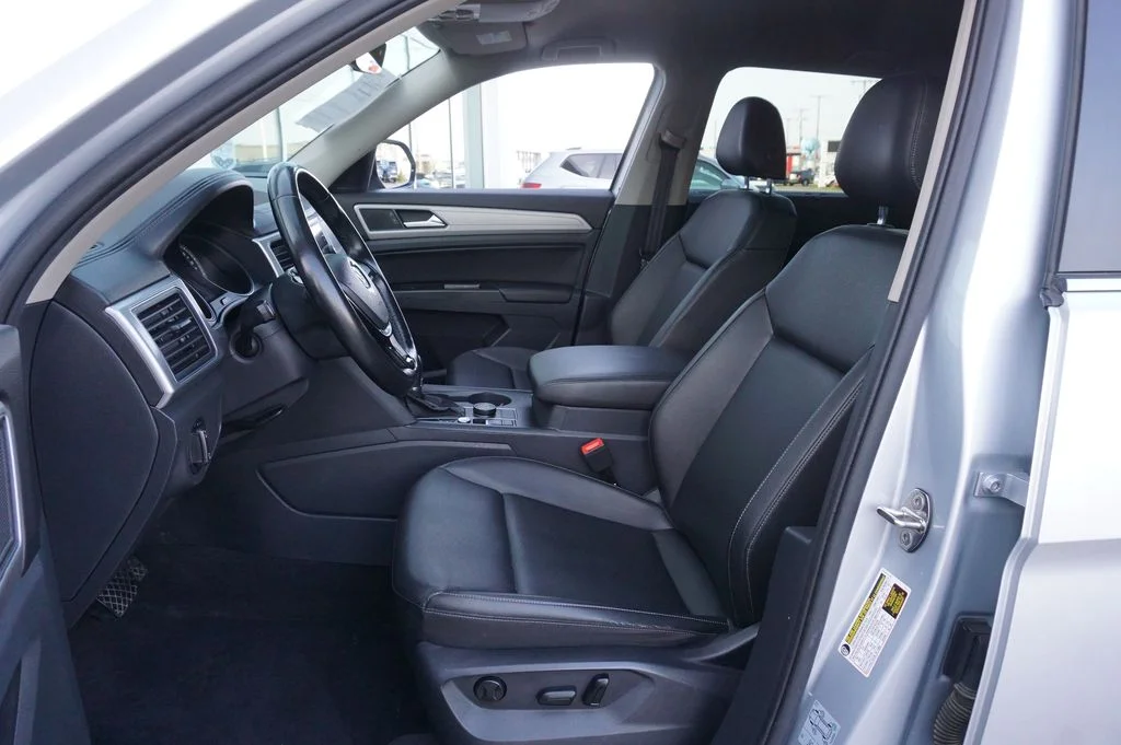 Used 2019 Volkswagen Atlas SE with VIN 1V2LR2CA1KC524194 for sale in Highland, IN