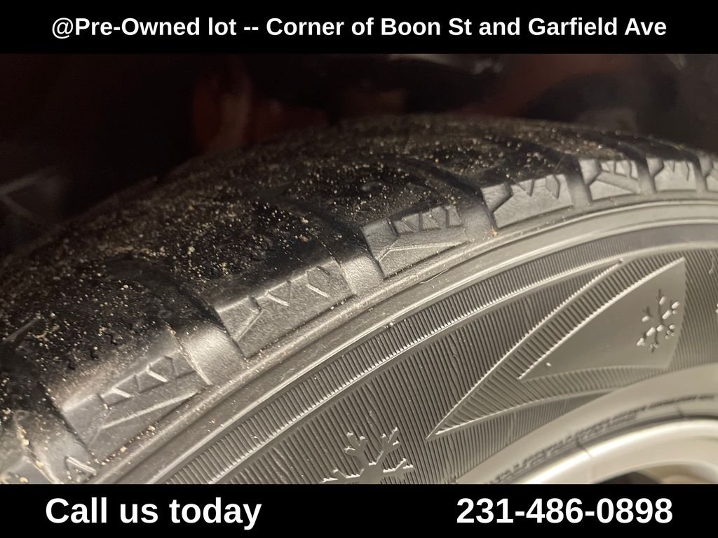 Used 2013 Red Chevrolet LT image 12