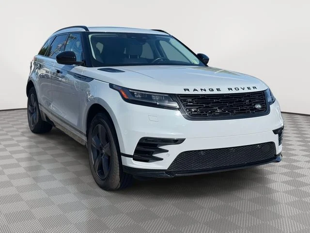 Used 2025 Gray Land Rover Dynamic SE image 4