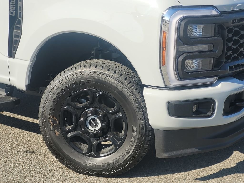 New 2026 Avalanche Ford F-350® XL image 5