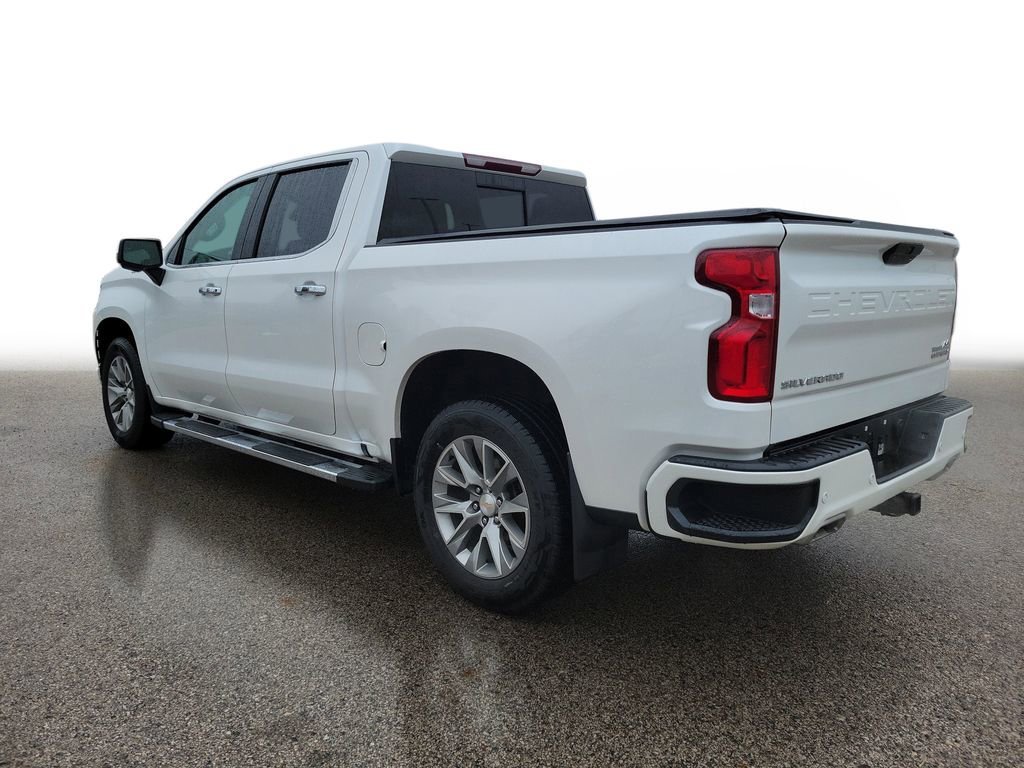 Certified Used 2022 Iridescent Pearl Tricoat Chevrolet High Country image 3