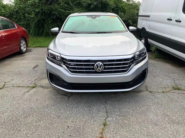 Used 2020  Volkswagen 2.0T R-Line image 3