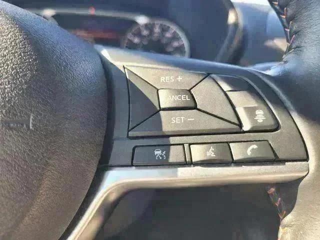 Used 2022 Gray Nissan SR image 27