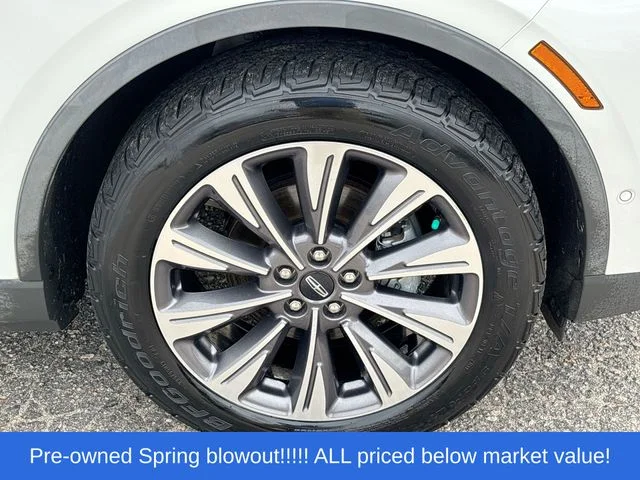 Used 2020 White Lincoln Reserve image 12