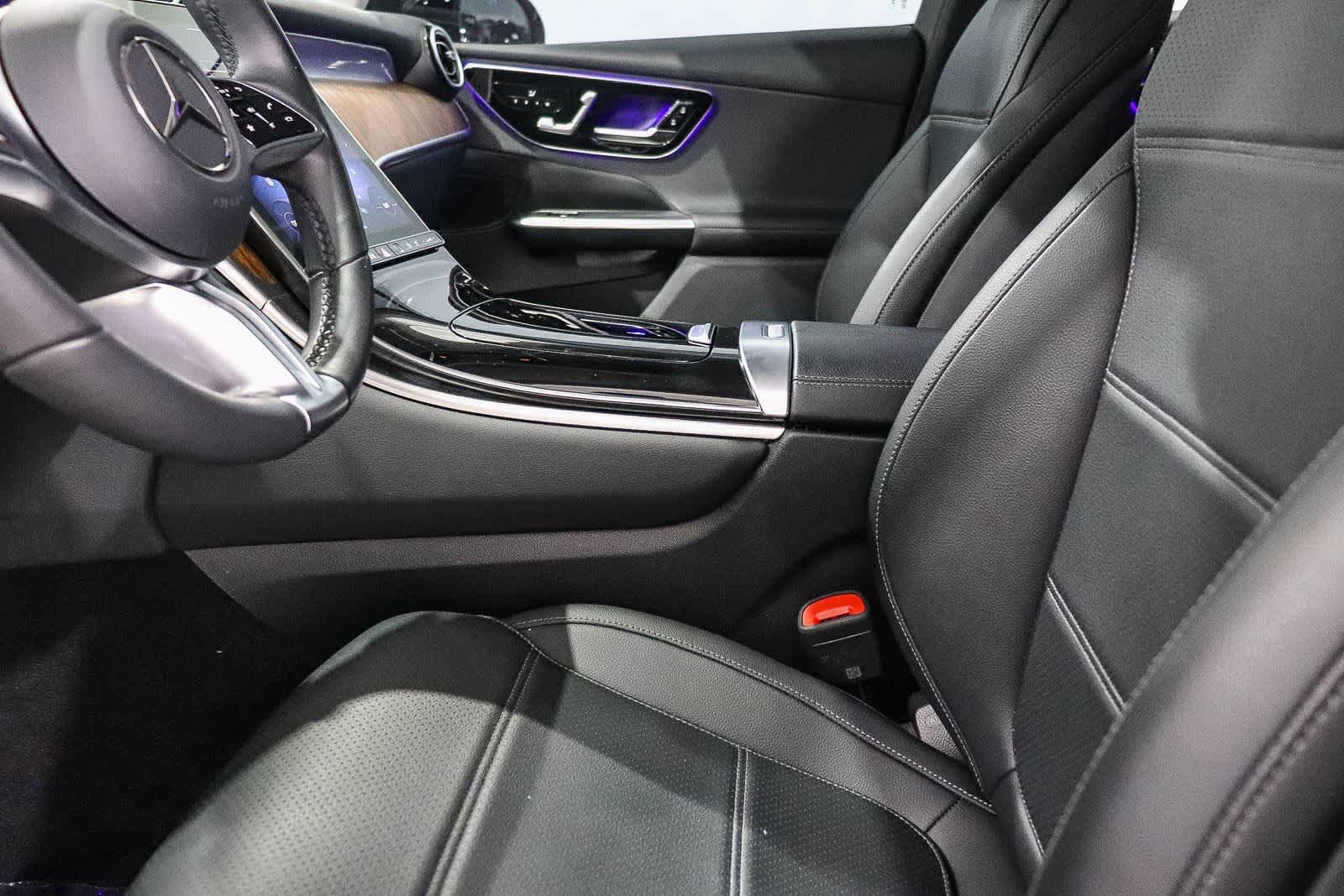 Used 2025  Mercedes-Benz GLC 350e image 17