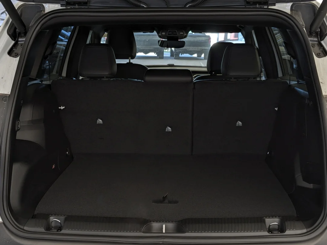 New 2026 White Jeep Limited - - 4x4 - Limited Pkg (23G) - Tech Group - Mopar Interior Protection Pkg & More! image 28