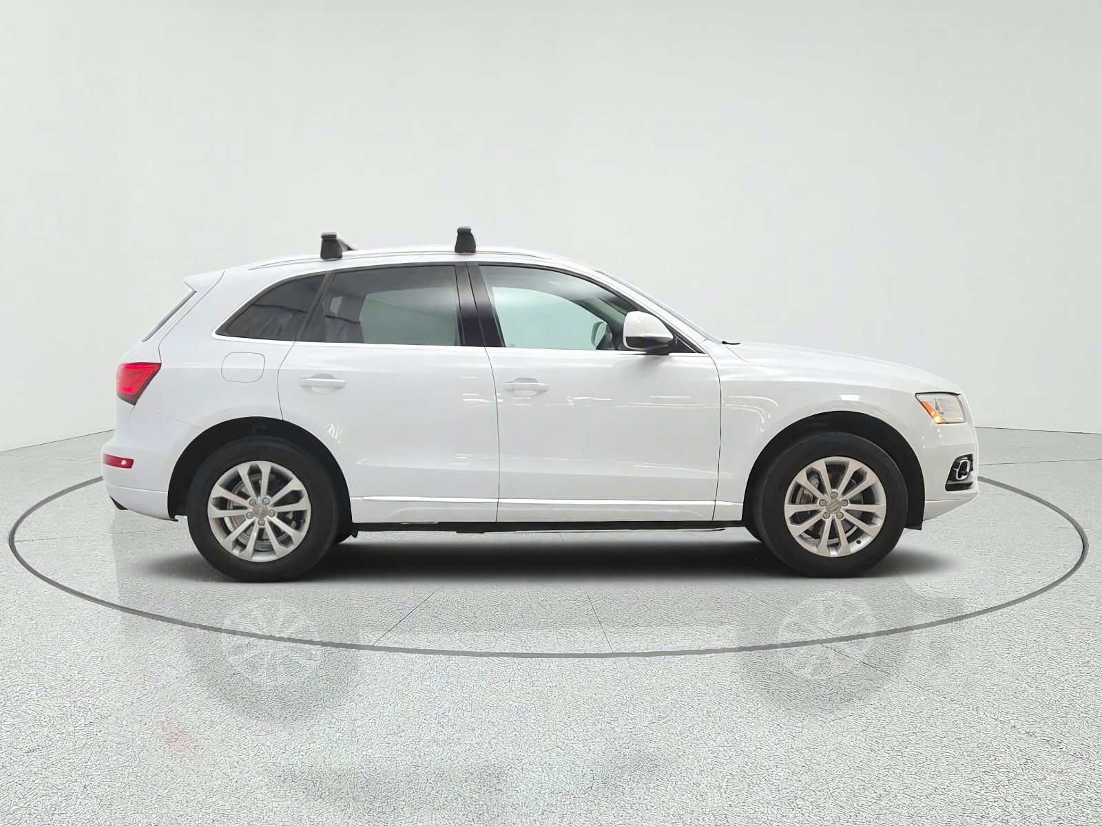 Used 2016 Glacier White Metallic Audi quattro 4dr 2.0T Premium Plus image 4