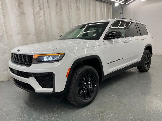 New 2026 Bright White Clear-Coat Exterior Paint Jeep Altitude image 4