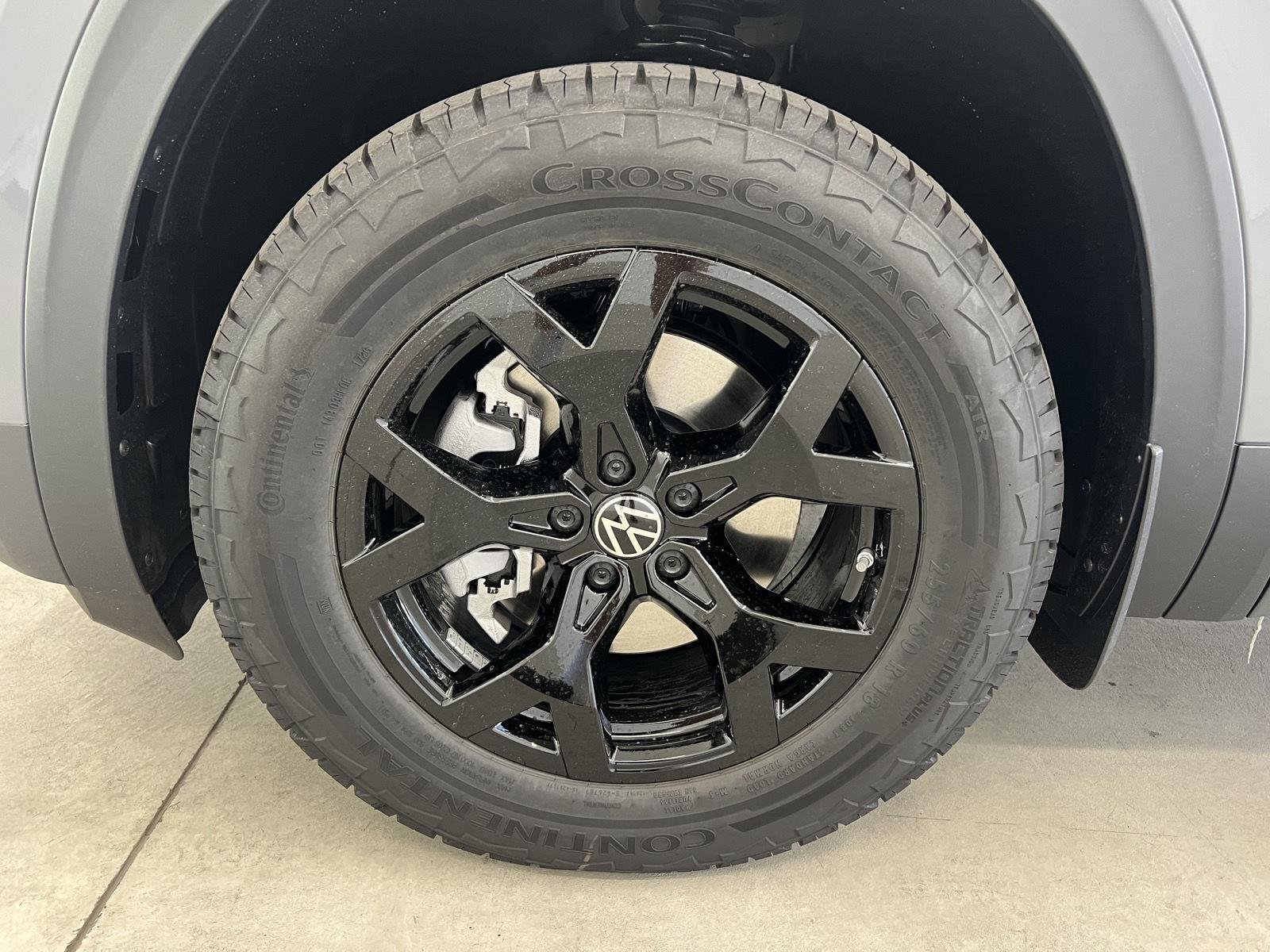 New 2026 Pure Gray Volkswagen 2.0T Peak Edition image 7