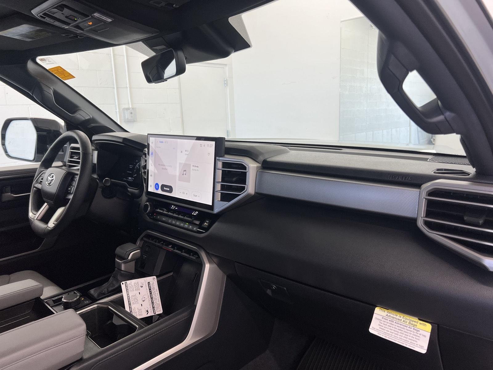 2025 Toyota Tundra Limited - Photo 17
