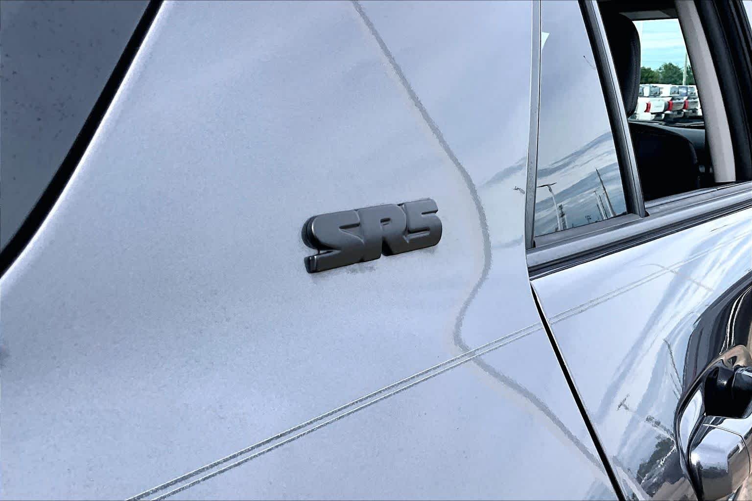 Used 2023 Magnetic Gray Metallic Toyota SR5 Premium image 10