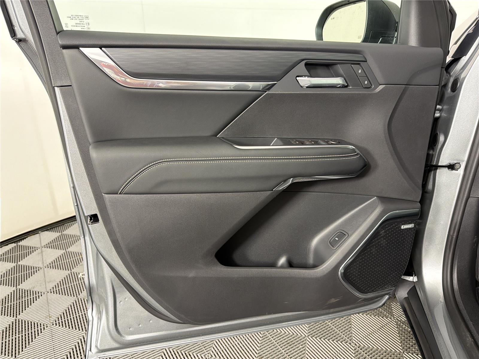 2026 GMC Acadia Elevation - Photo 9