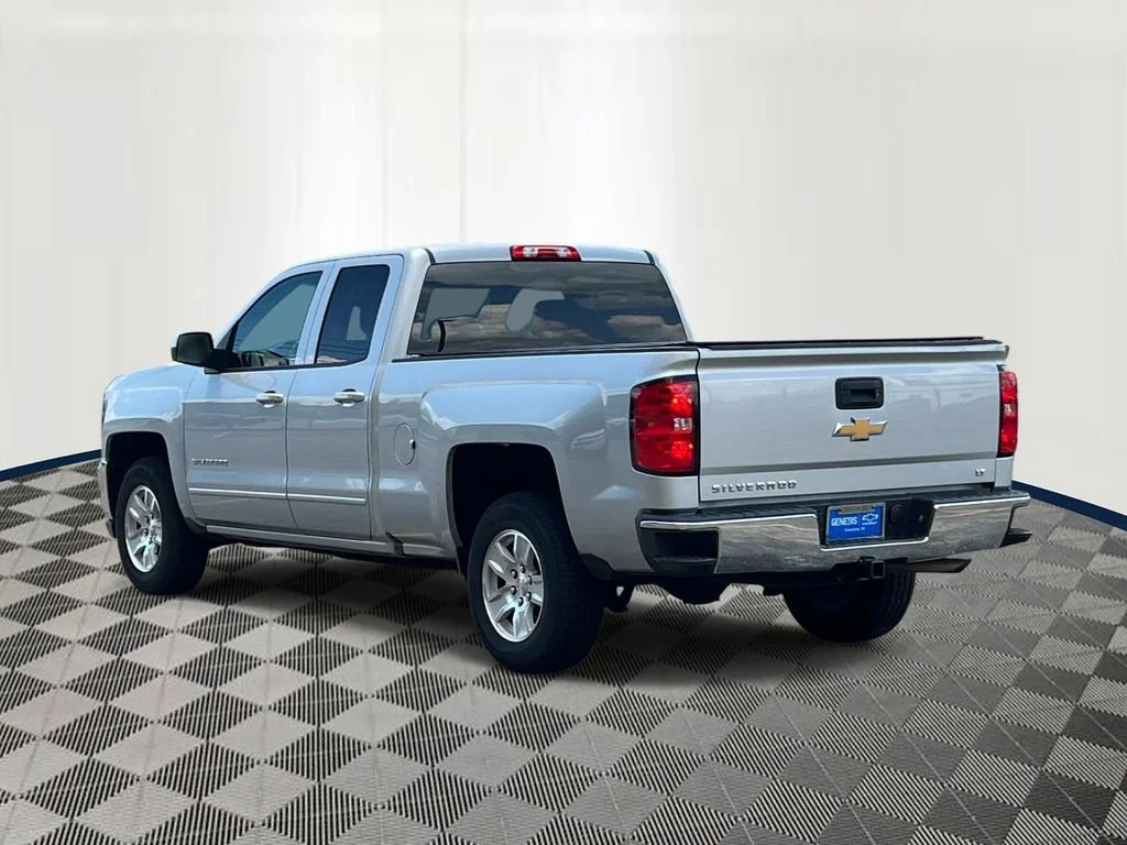 Used 2017 SILVER ICE METALLIC Chevrolet LT image 3