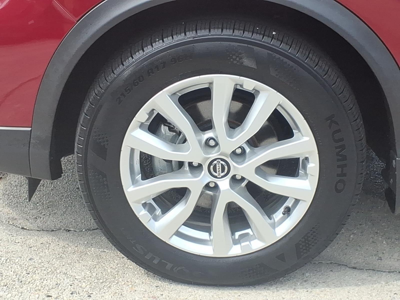 Used 2021 Scarlet Ember Tintcoat Nissan SV image 4