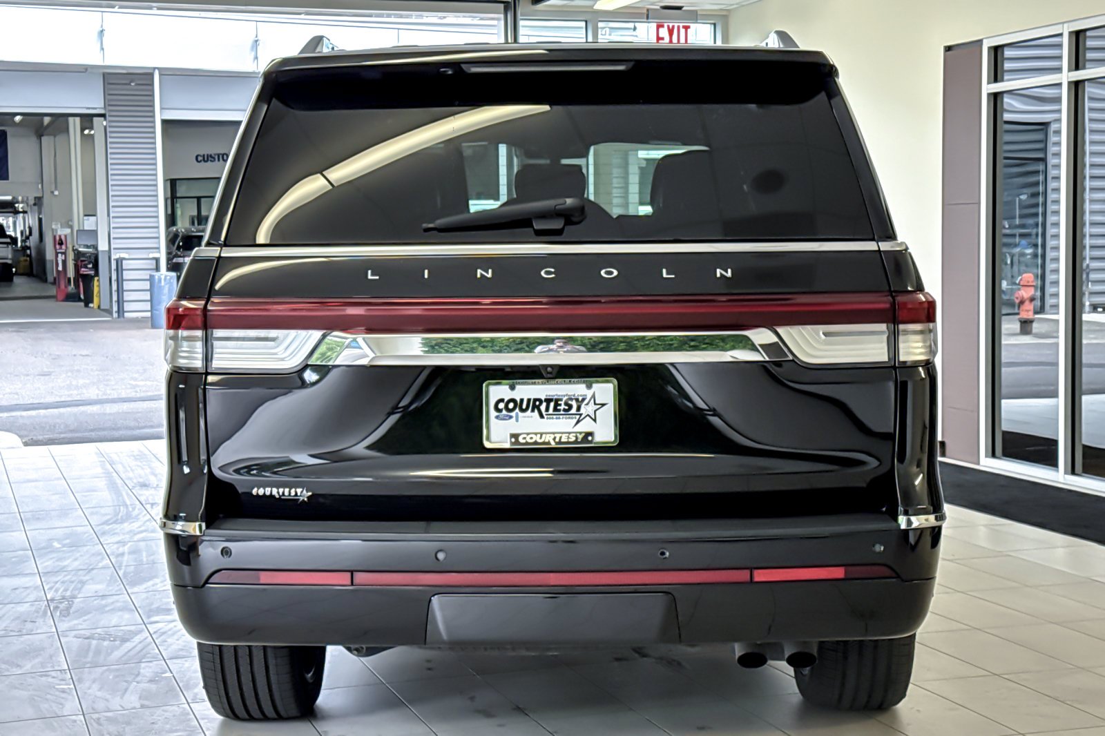 Certified Used 2024 Infinite Black Metallic Lincoln Reserve image 5