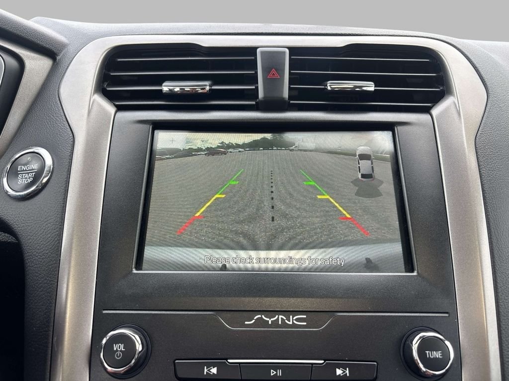 Used 2020 Silver Ford SE image 24