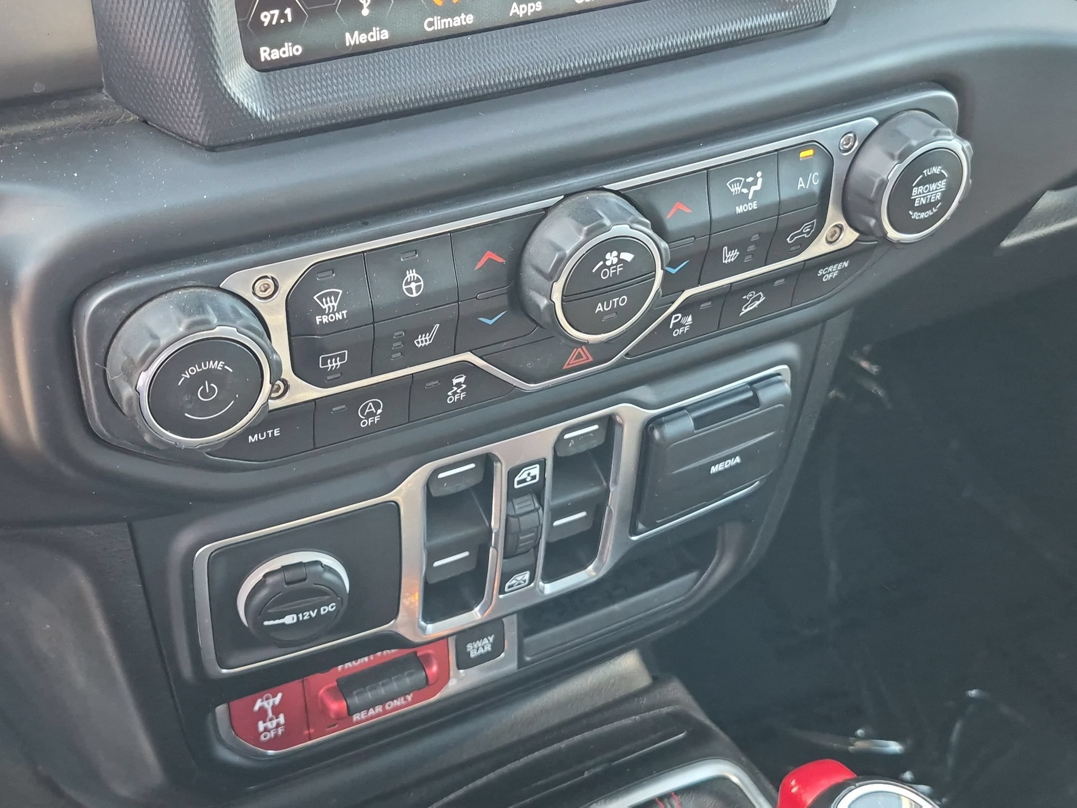 Used 2019 Bikini Pearlcoat Jeep Rubicon image 26