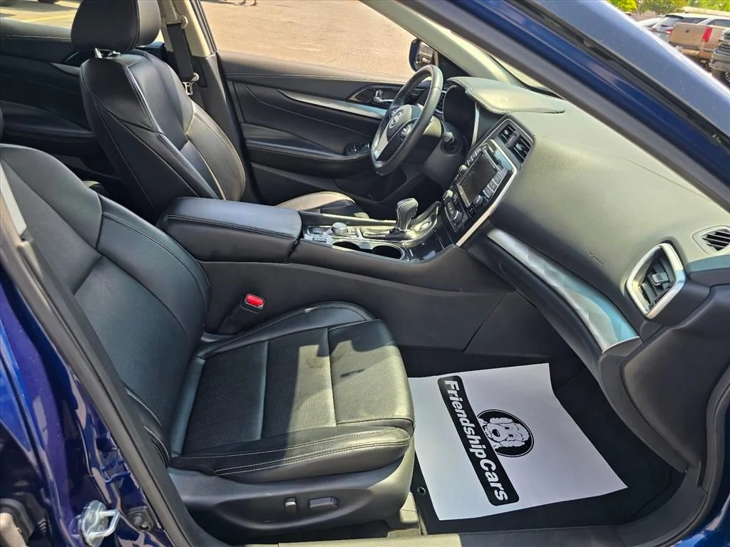 Used 2023 Blue Nissan SV image 13