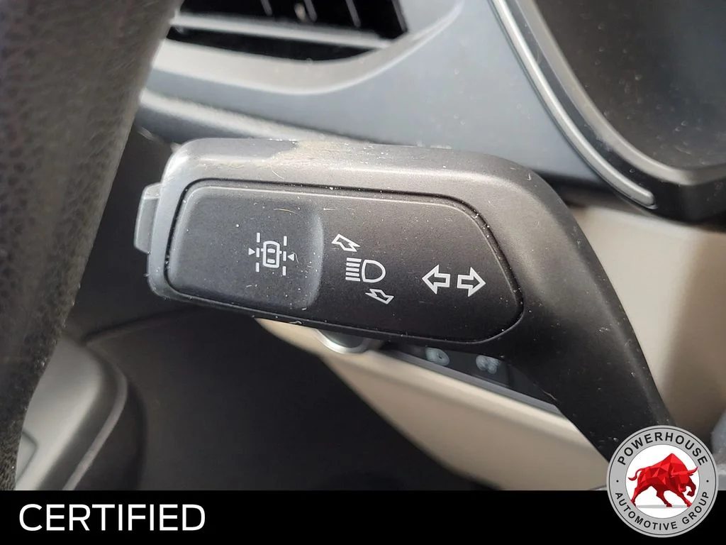 Used 2020 Red Ford SE image 31
