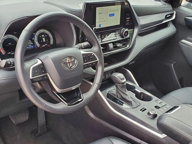 Certified Used 2025  Toyota XSE image 37