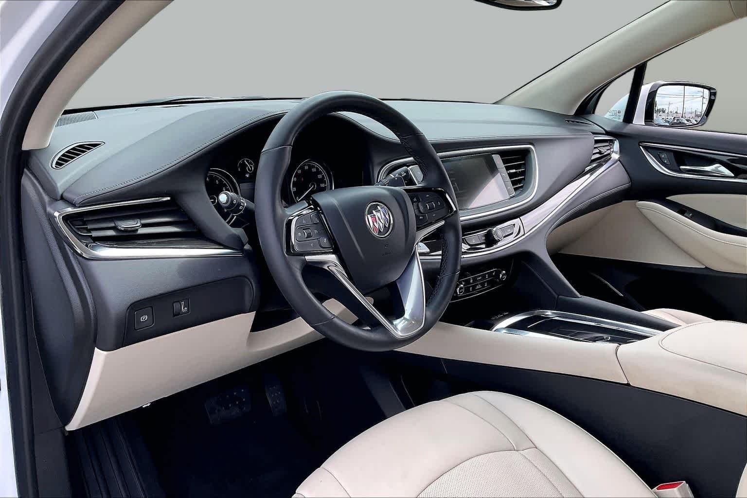 Used 2024 White Frost Tricoat Buick Essence image 31