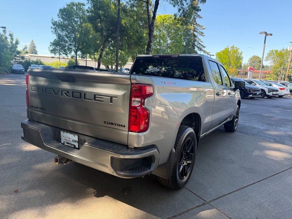 Used 2024 Gray Chevrolet Custom image 4