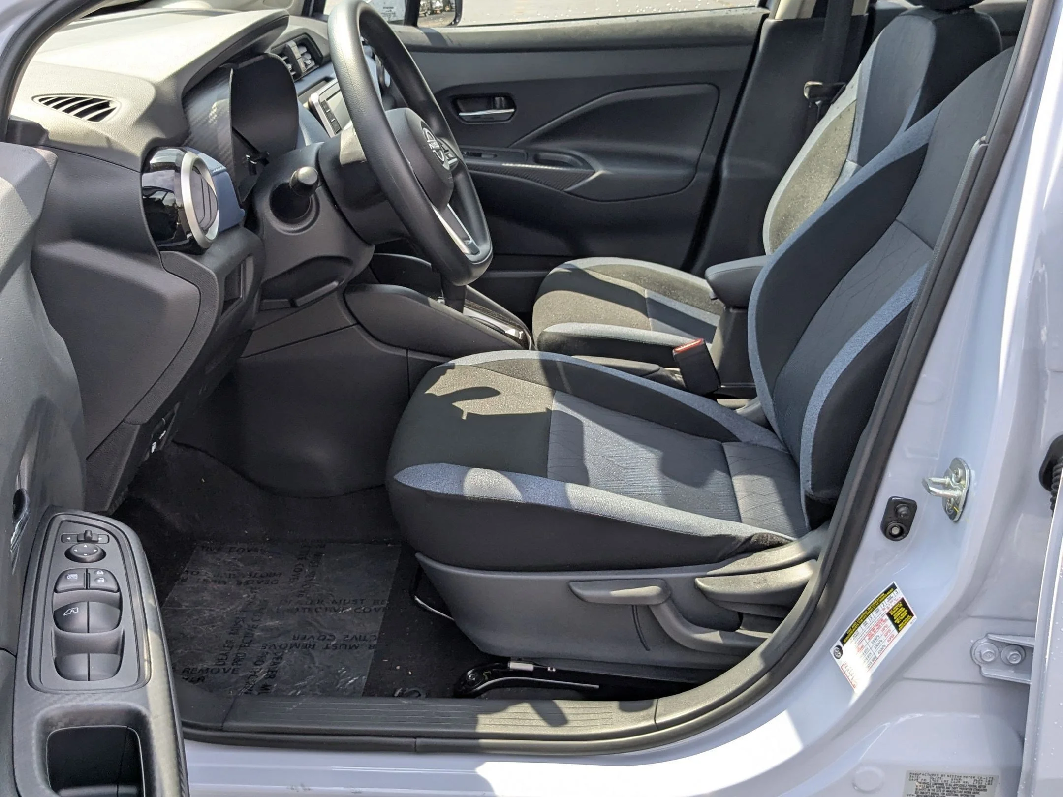 2025 Nissan Versa Sedan SV - Photo 11