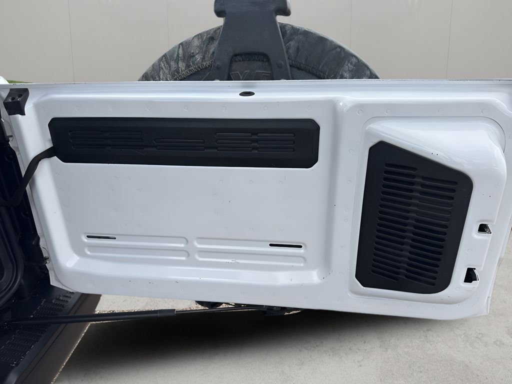 Used 2023 Oxford White Ford Black Diamond image 32