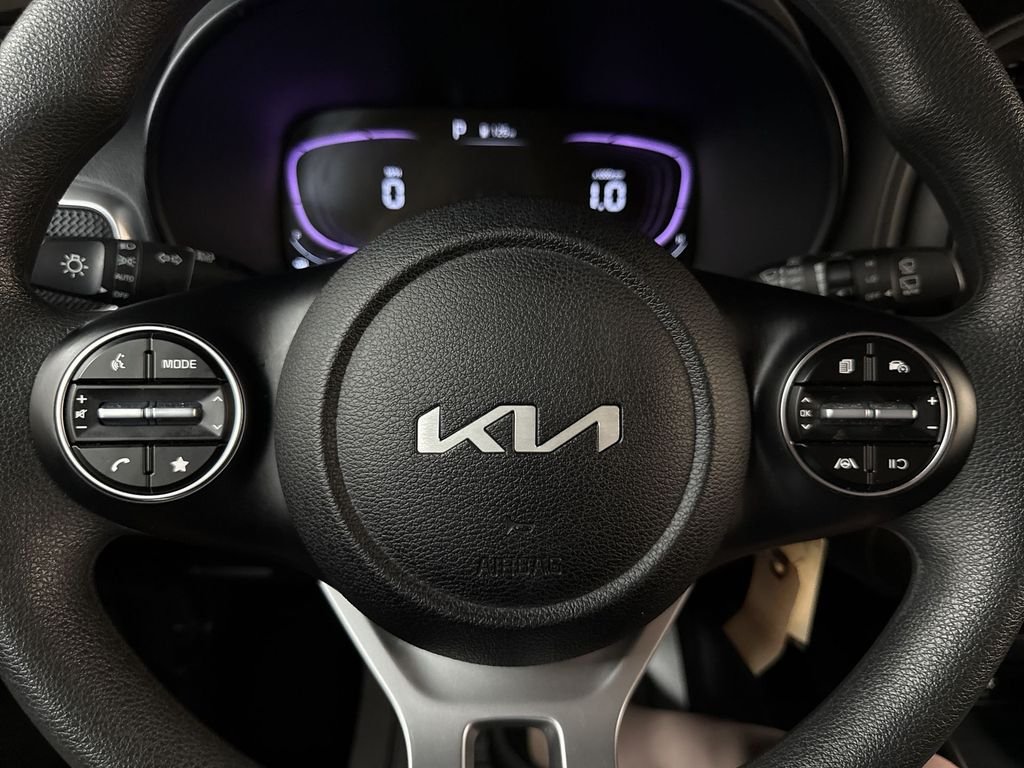 Used 2025  Kia LX image 20