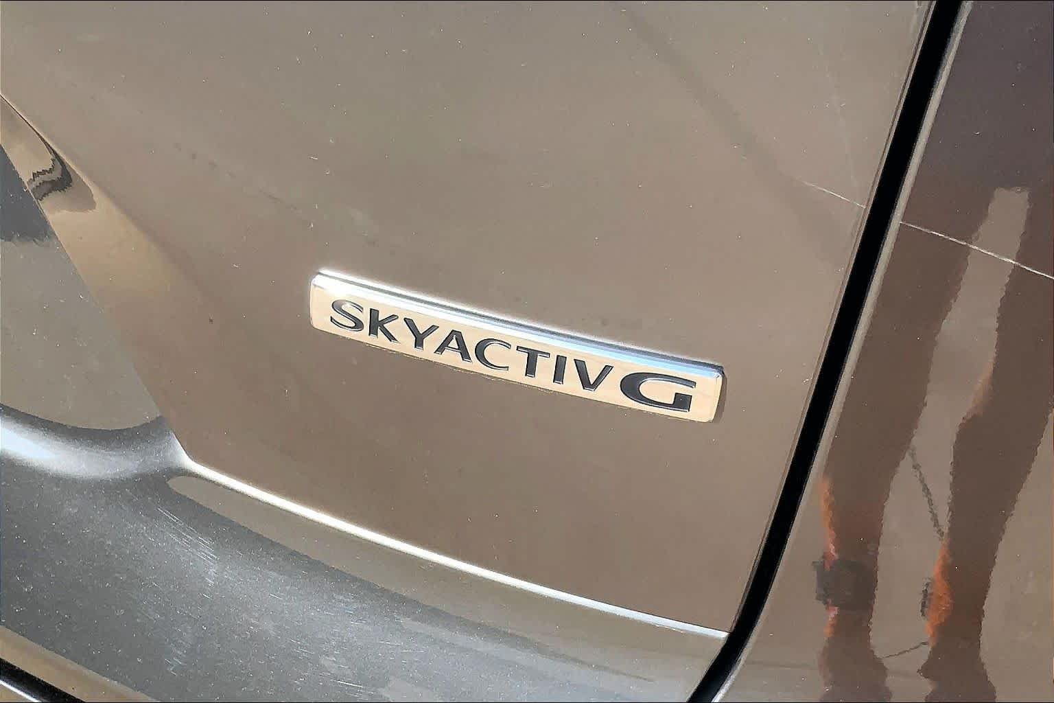 Used 2021 Machine Gray Metallic Mazda Signature image 10