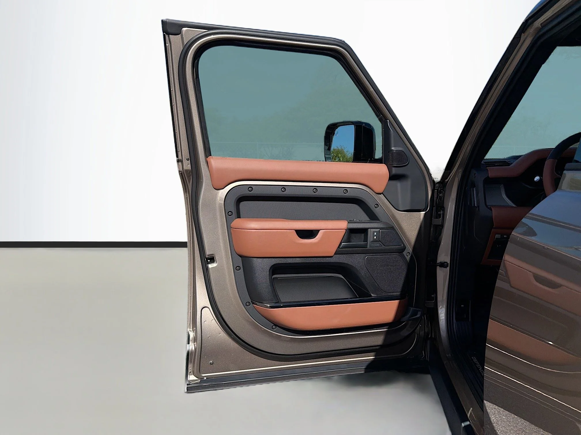 New 2026 Petra Copper Land Rover OCTA image 22