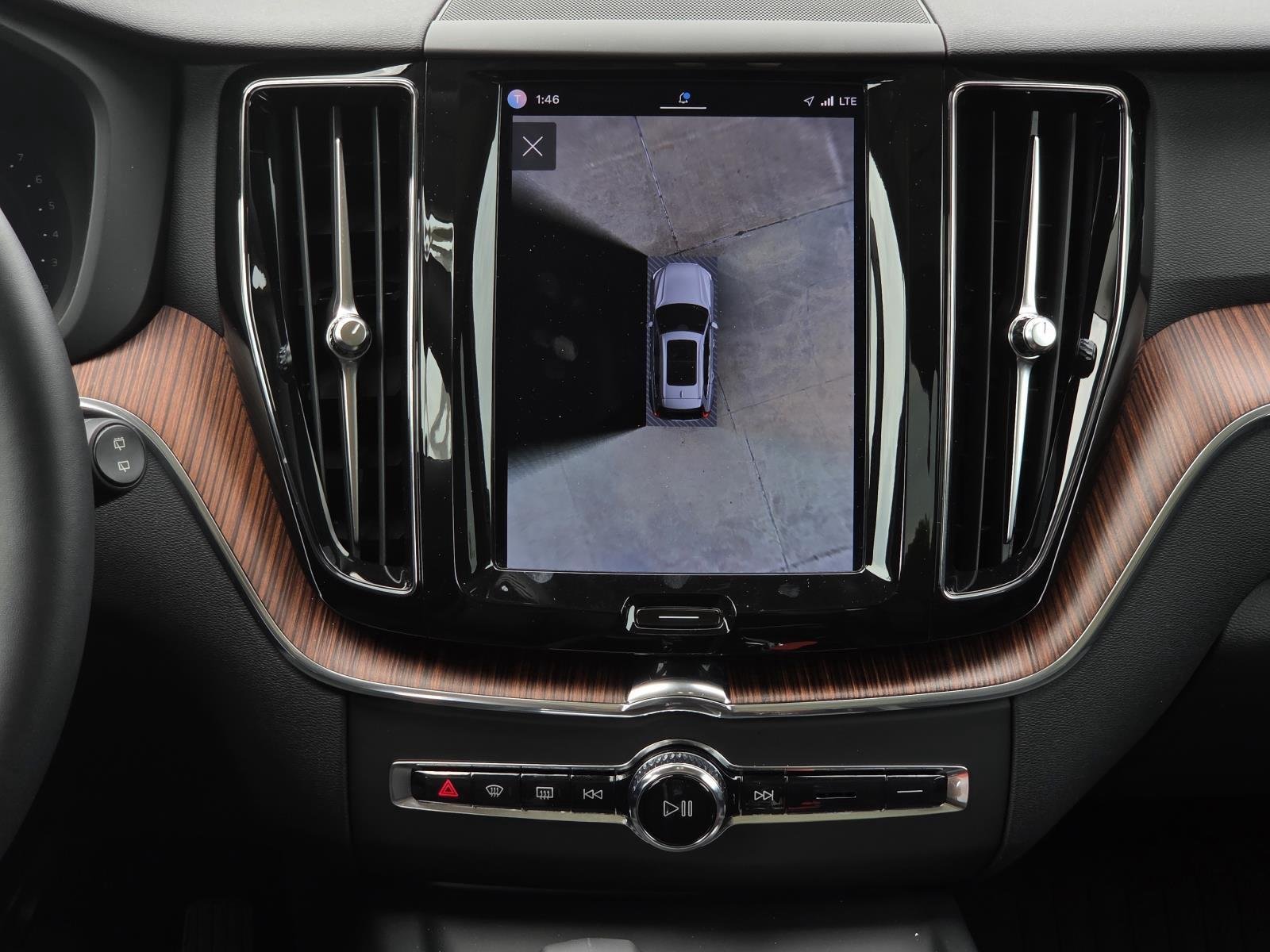 Used 2023 Silver Dawn Metallic Volvo Plus Dark Theme image 15