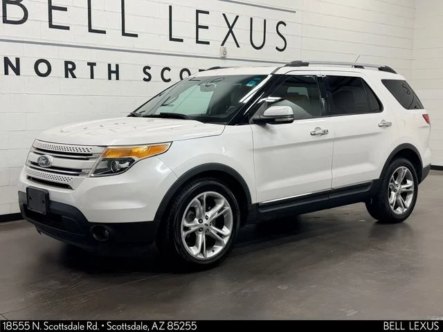 Used 2012 White Ford Limited image 8