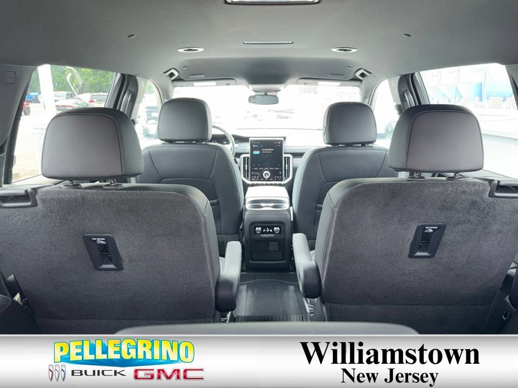 Used 2024 Summit White GMC Elevation image 17