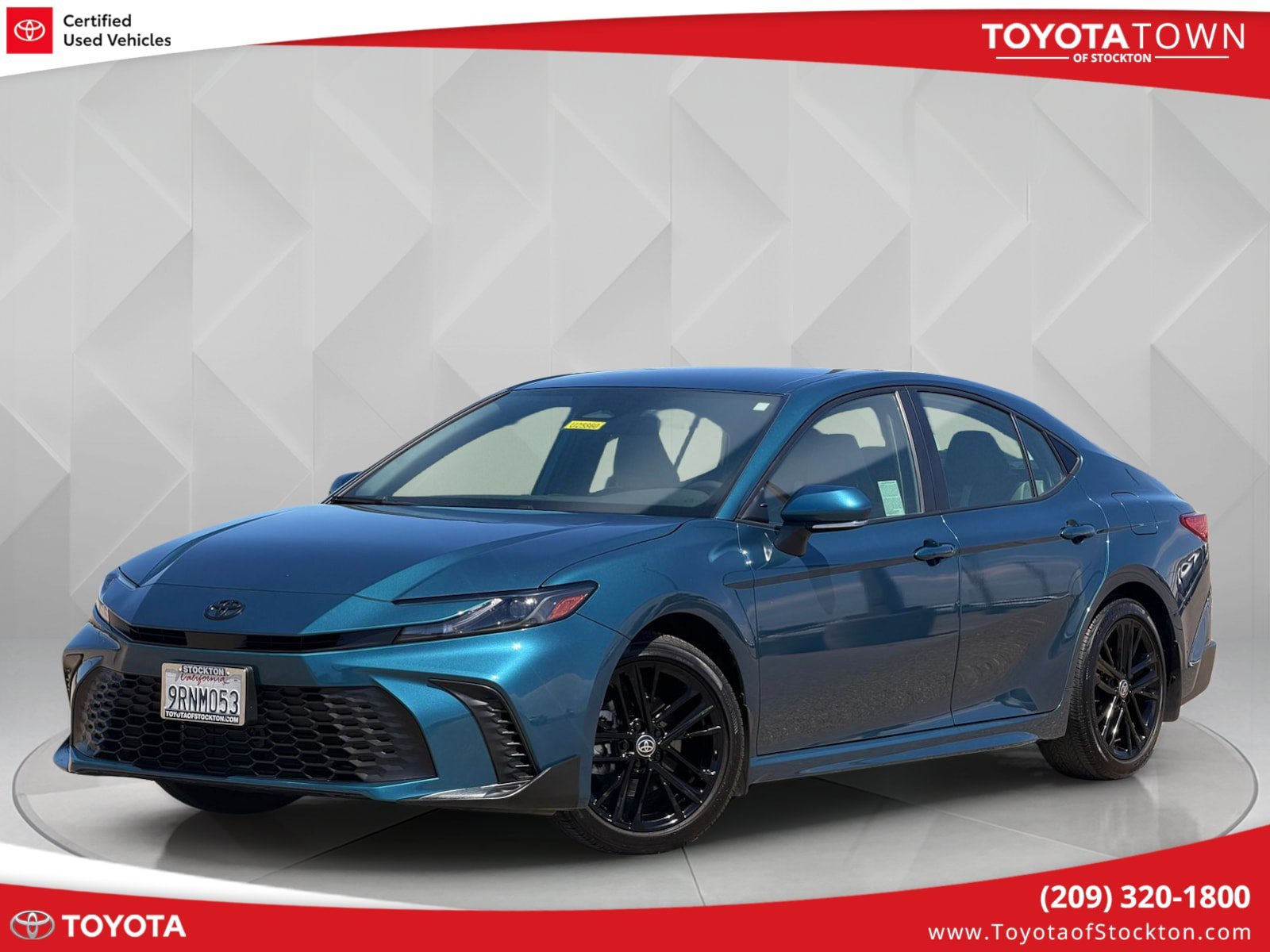 Used 2025 Ocean Gem Toyota SE image 1