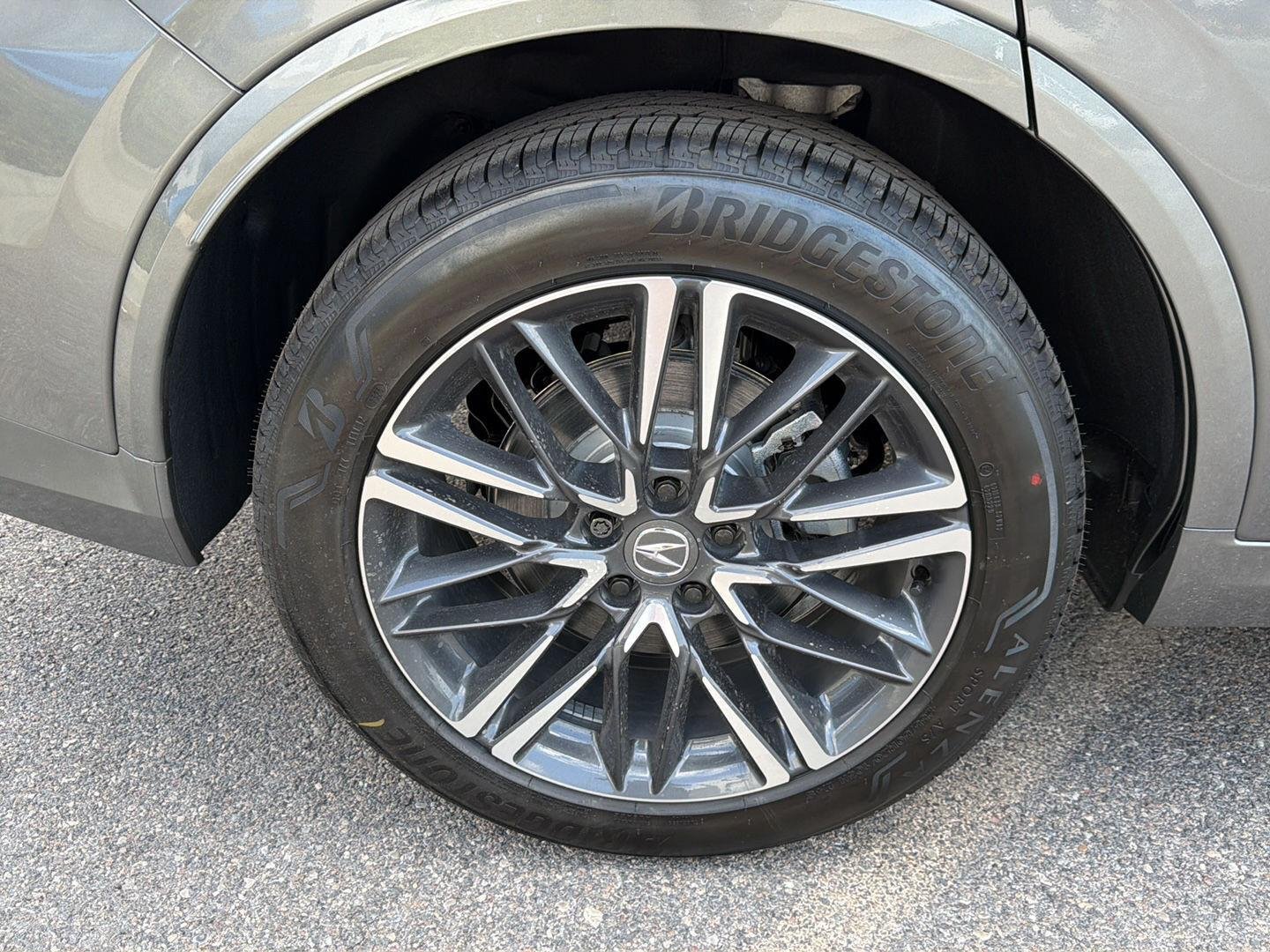 New 2026 Liquid Carbon Metallic Acura SH-AWD w/Advance image 18