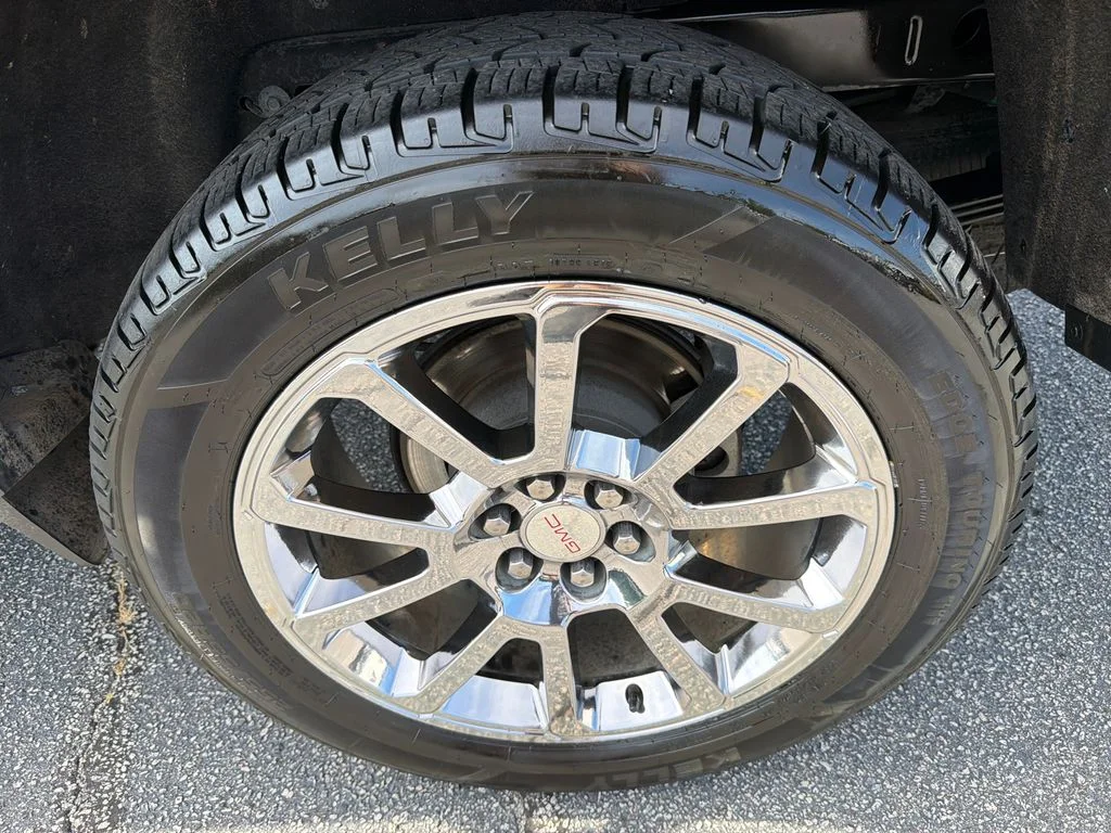 Used 2019 Red GMC Denali image 19